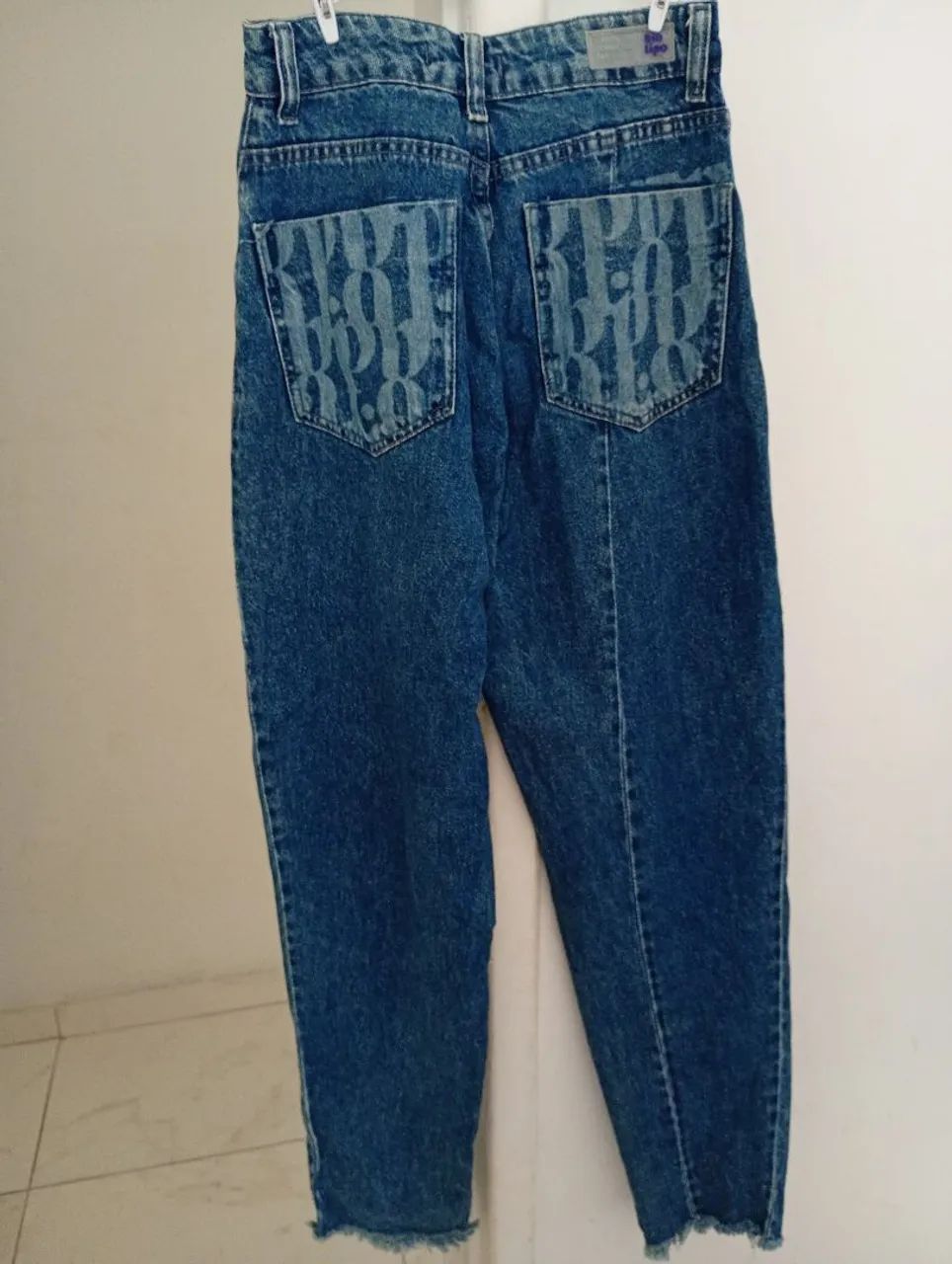  Promoção Calça Jeans com Detalhe Lateral - Foto 3