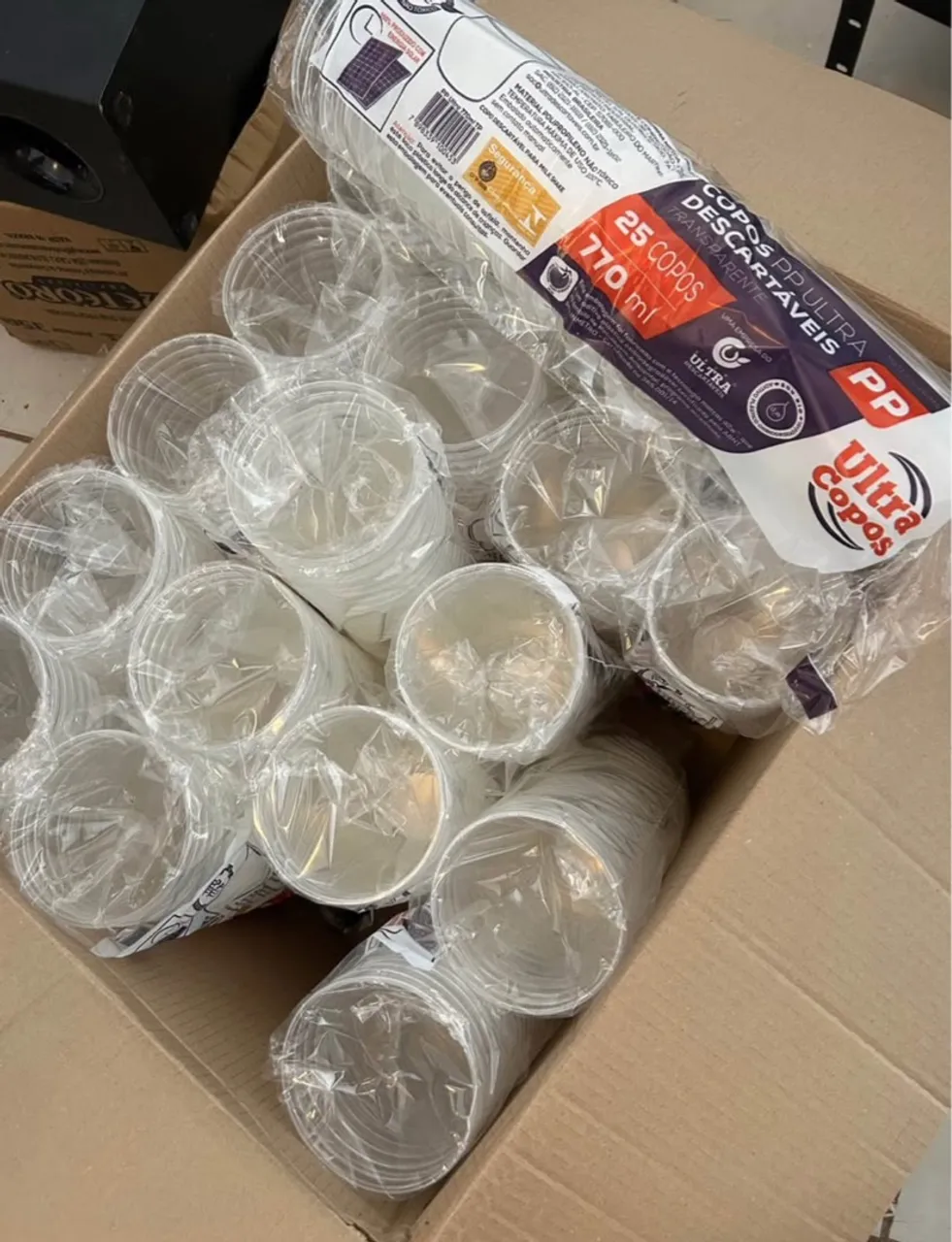 475 Copos descartáveis 770ml + 100 canudos para drinks