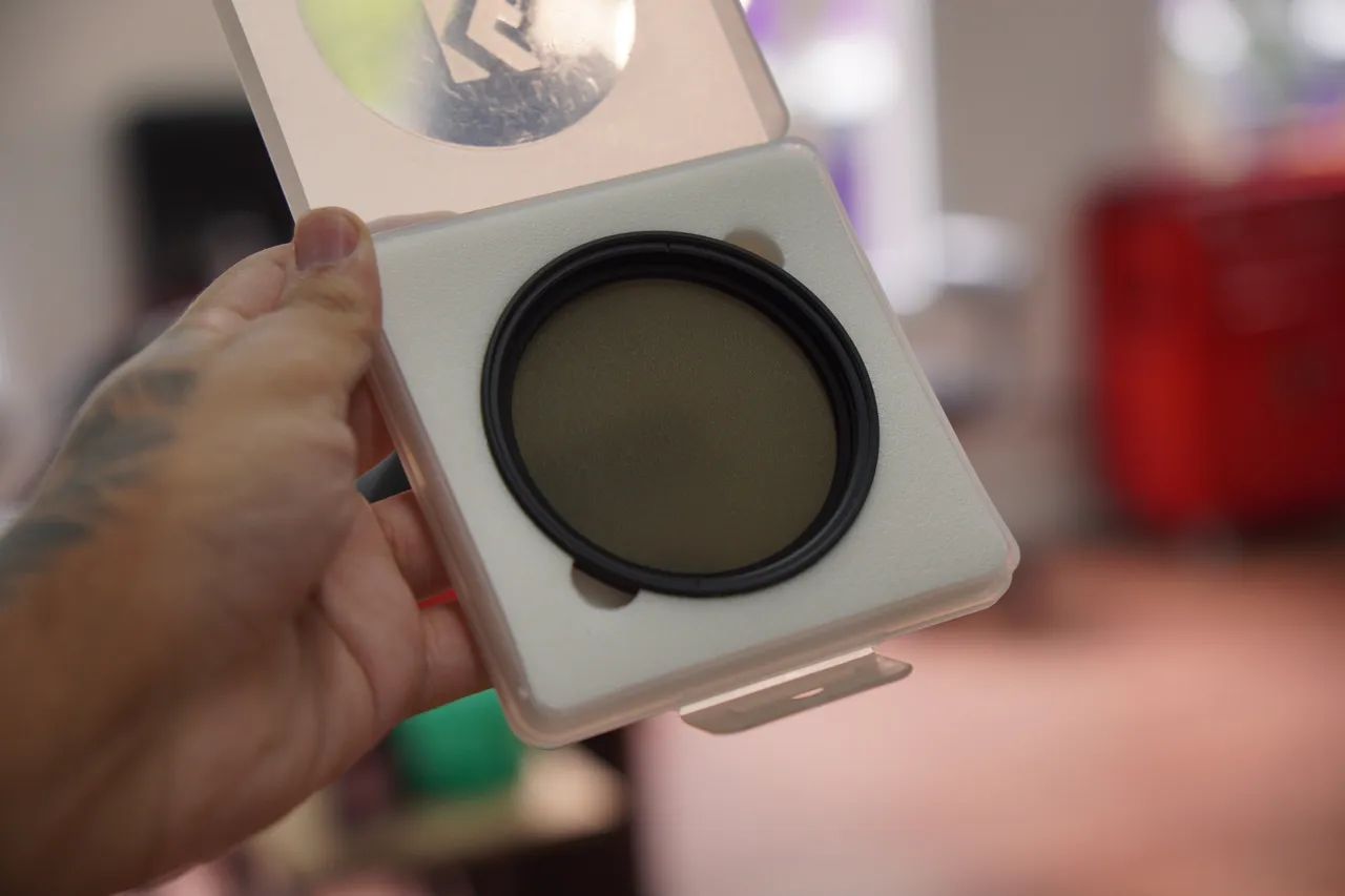 SONY ZVE10 COMPLETA COM 9 BATERIAS + CAGE + FILTRO ND - Foto 5