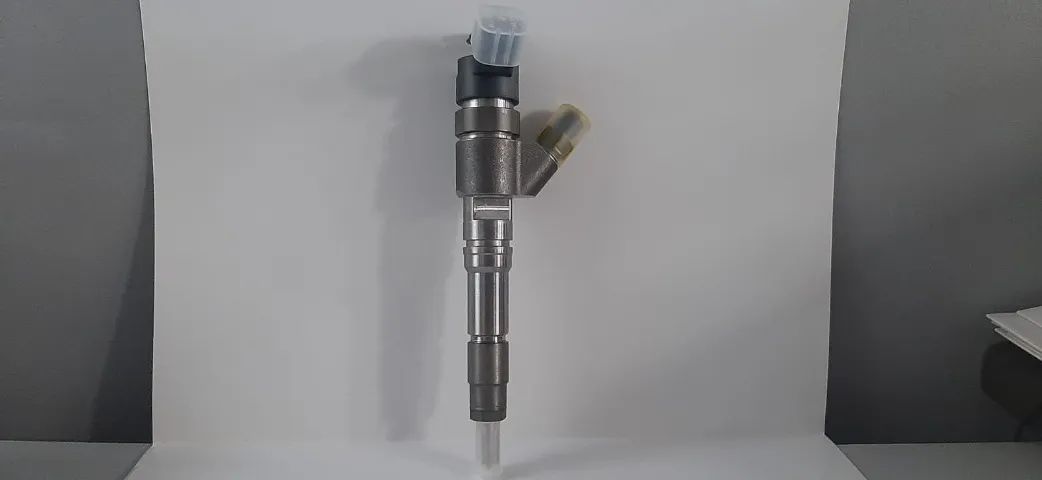 Bico Injetor Volvo Penta ref. 23324678 para motor D4/D6 - Foto 2