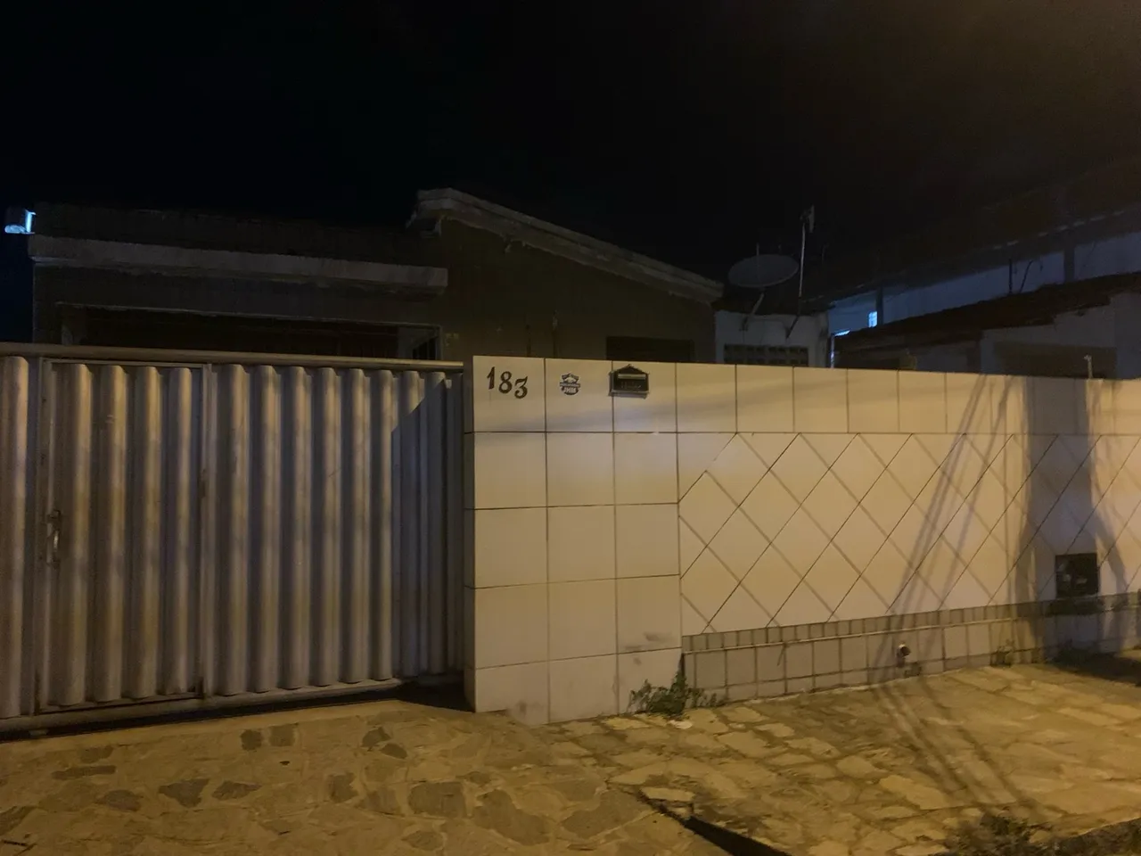 Aluga-se casa