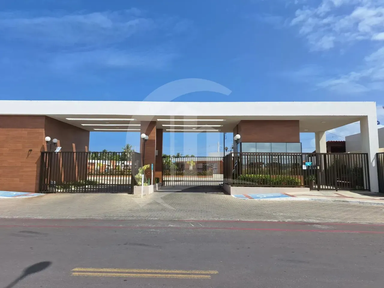 CASA NO MARINE RESIDENCE NA BARRA DOS COQUEIROS COM 2 QUARTO SENDO 1 SUITE E 2 VAGAS DE GA