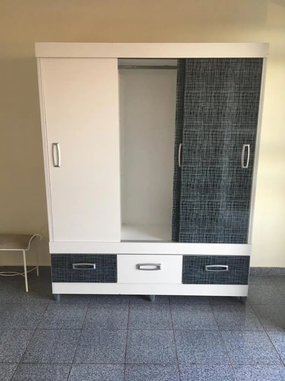 SEM VAGA. Alugo quarto mobiliado. Ambiente predominantemente masculino. - Foto 3