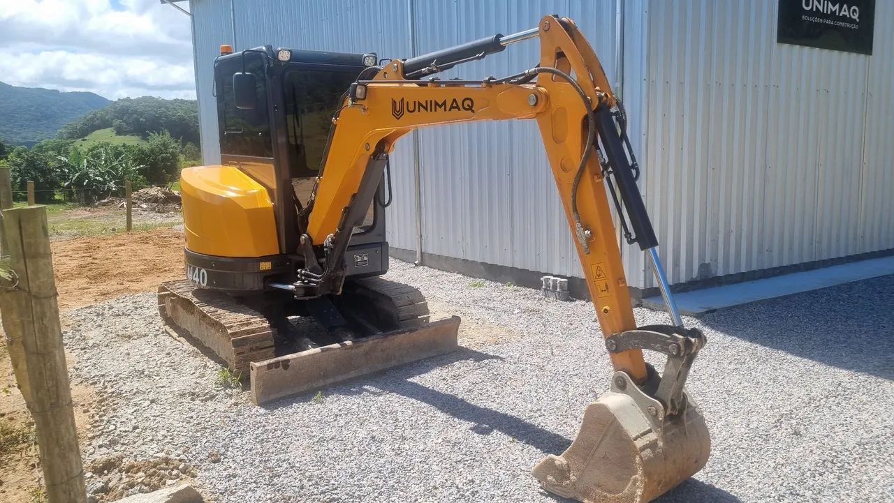 Mini  Escavadeira Hidraulica LTMG40 com 400 horas - Foto 4