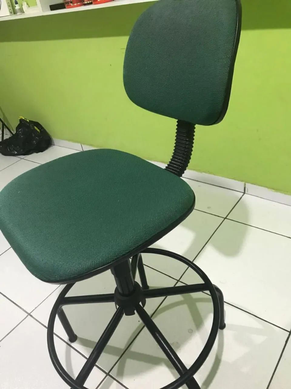 Cadeira de Escritório Giratória com Rodinhas - Foto 2