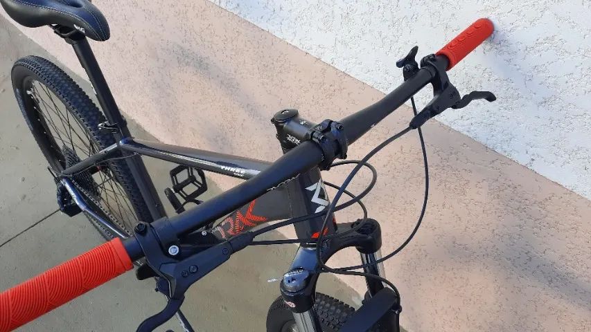Bike Boost aro 29 montada em kit Sram SX 12v, Dvorak tamanho 17, top top