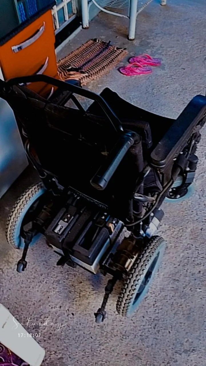 Cadeira de rodas motorizada