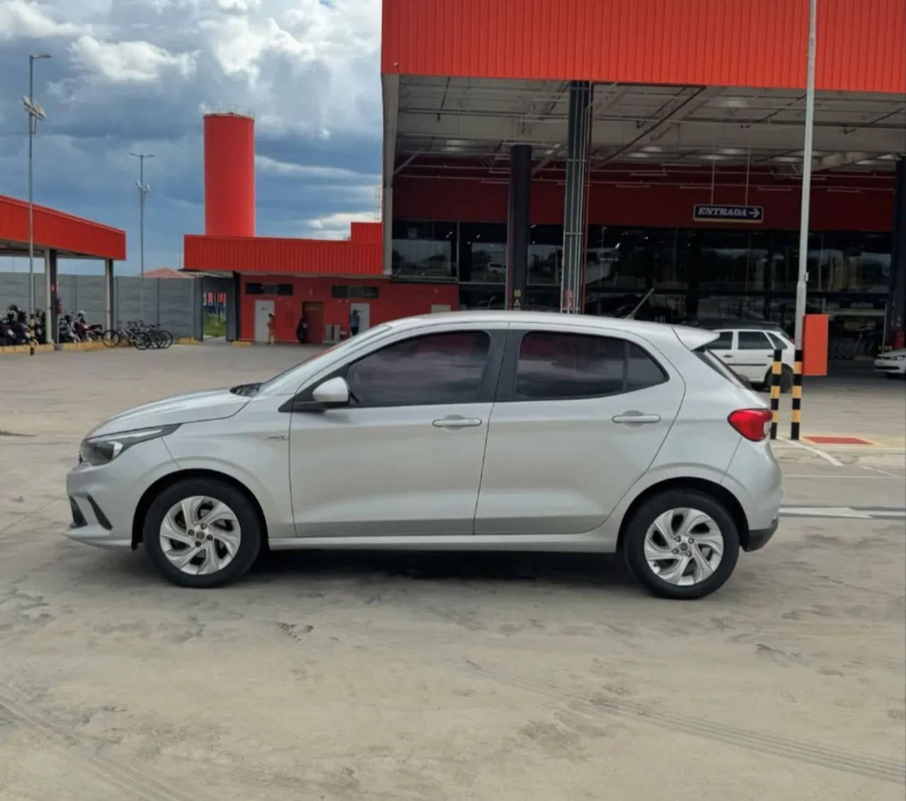 FIAT ARGO PRATA - Foto 4