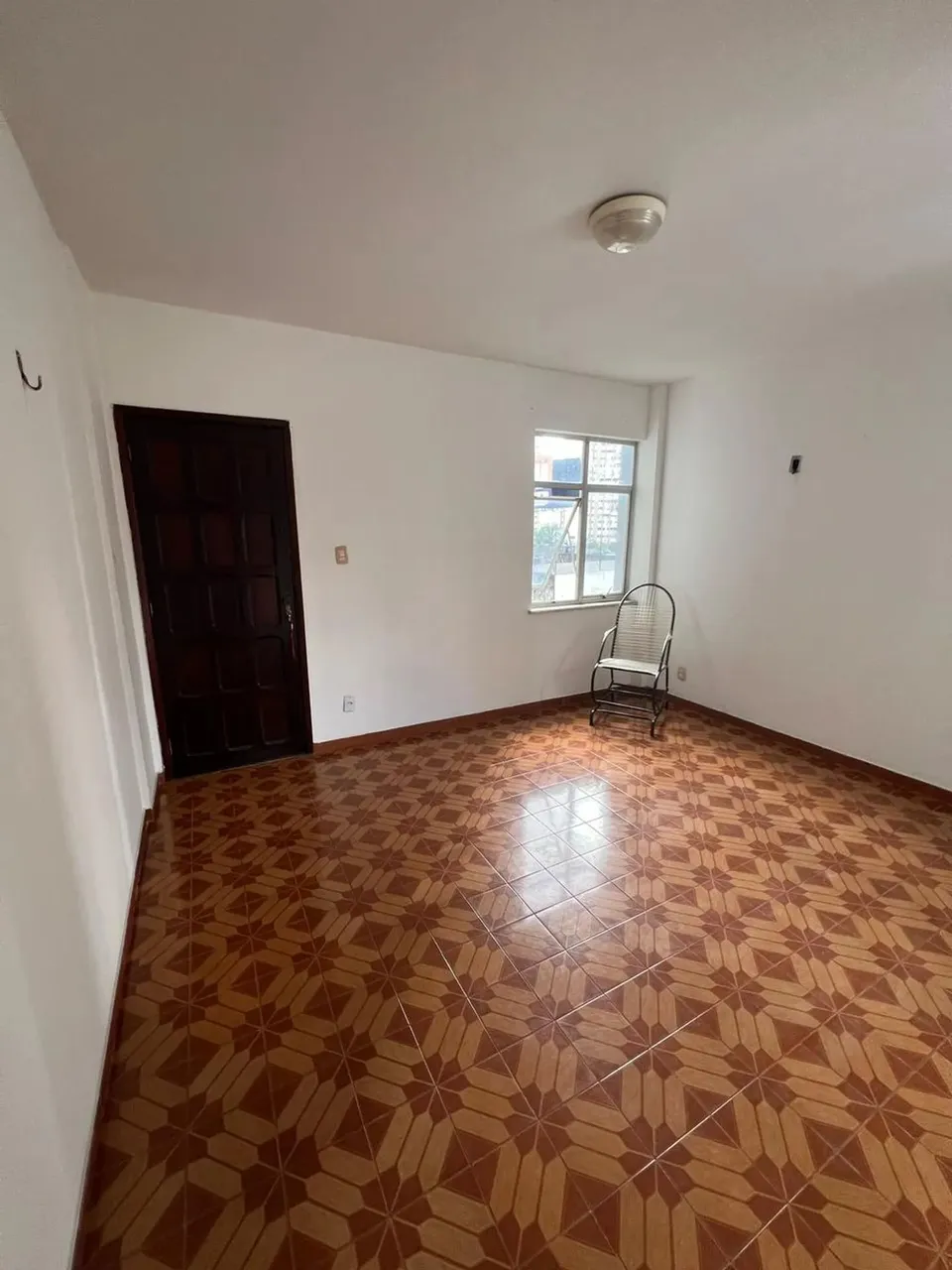 Ed.Eneida de Moraes a venda na doca de 1/4 quartos