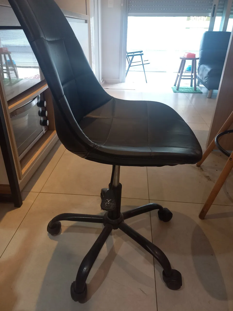 Cadeira escritório giratória