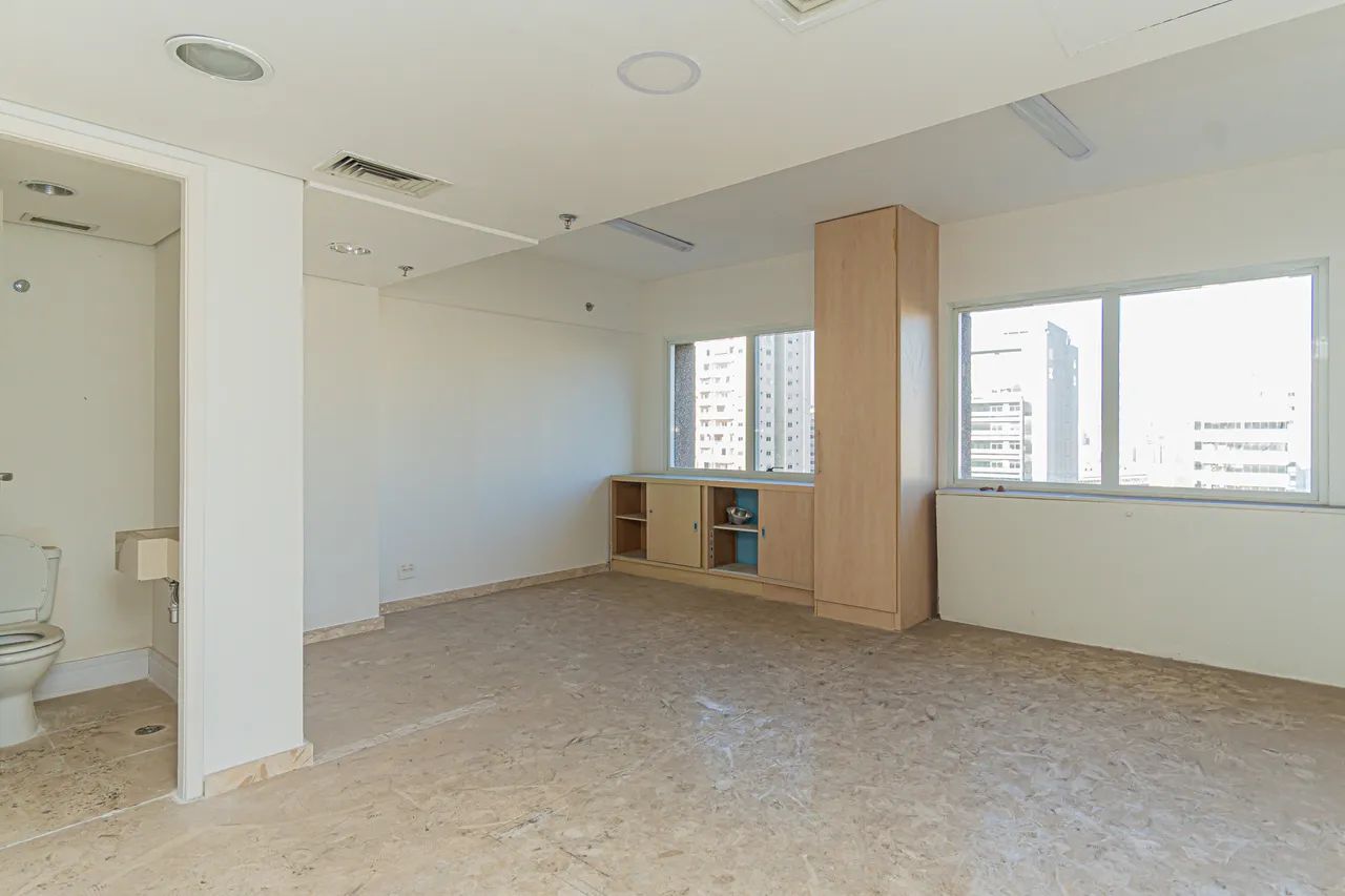 Centro comercial para aluguel e venda possui 28 metros quadrados em Liberdade - São Paulo  - Foto 2