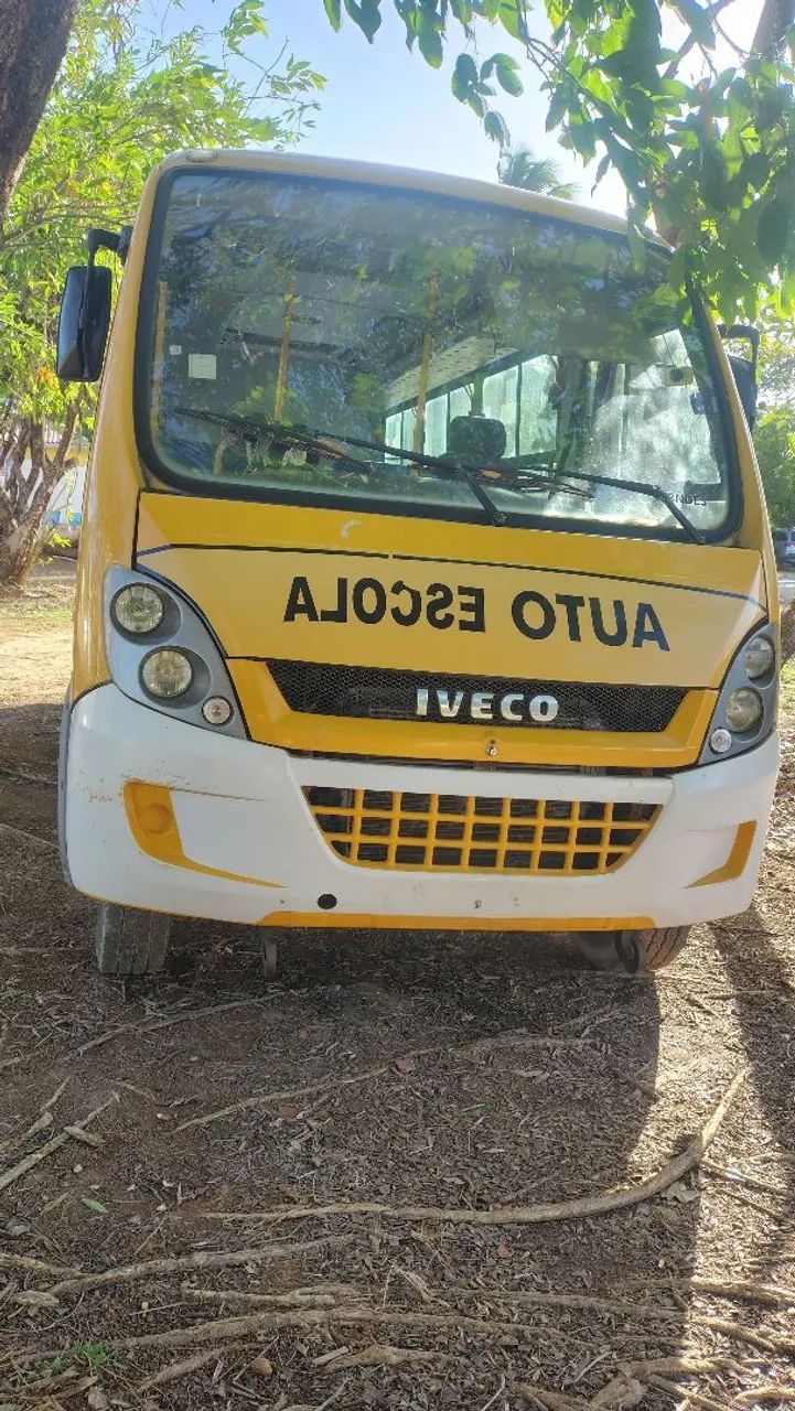 Vendo micro ônibus Iveco city class 2012/2013.