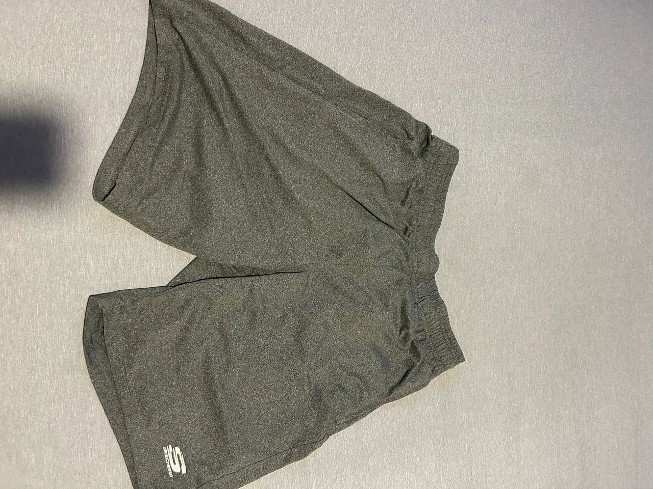 Bermuda de Moletom Cinza Skechers - Tamanho M