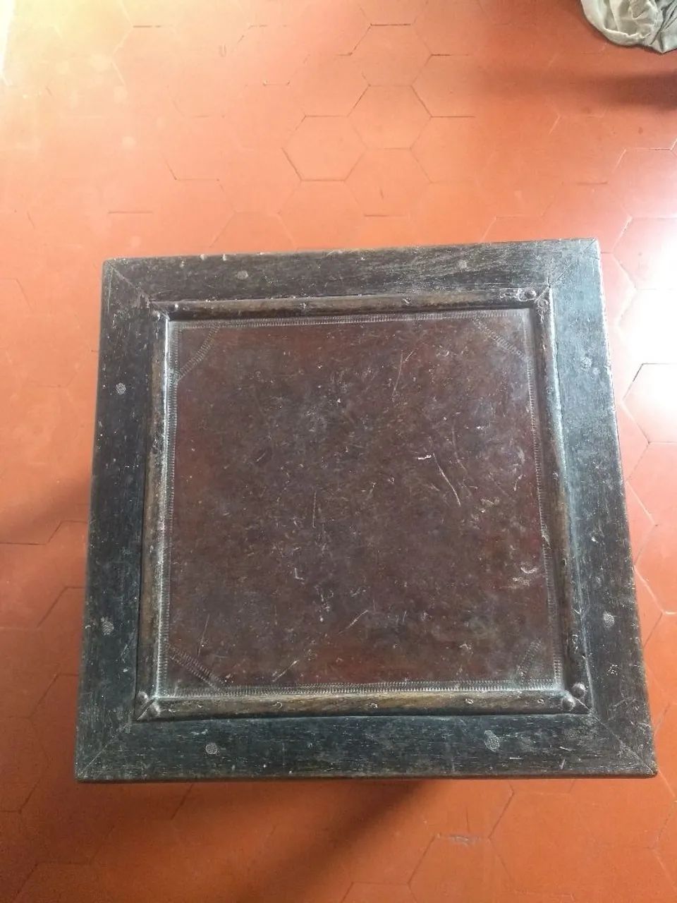 Banco todo madeira de lei , com assento em couro.. - Foto 3