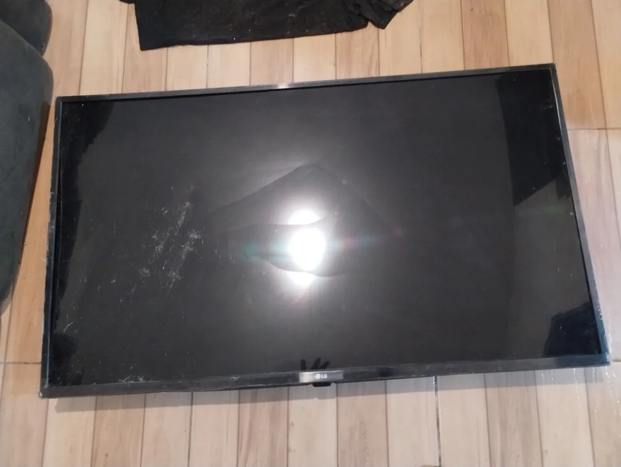 Barbada LG 4K smart 43 plo.pra retirada de peças
