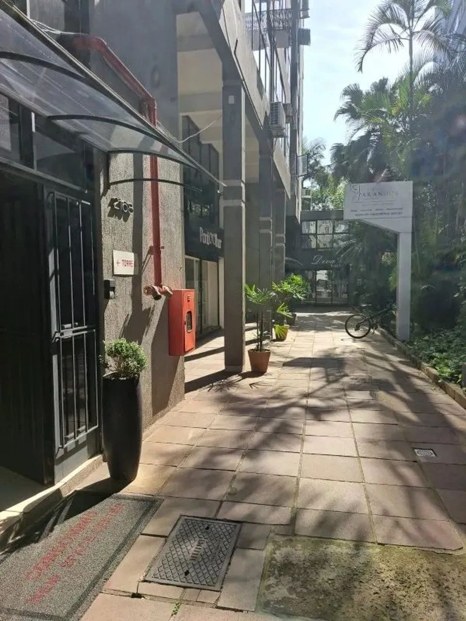 Nyon imóveis aluga sala comercial com área privativa de 26,86 m², dividida em hall de entr - Foto 2