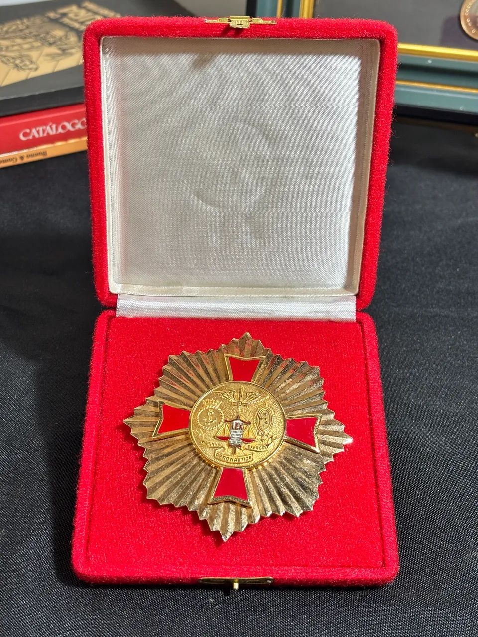 Medalha antiga da Ordem do Mérito Militar
