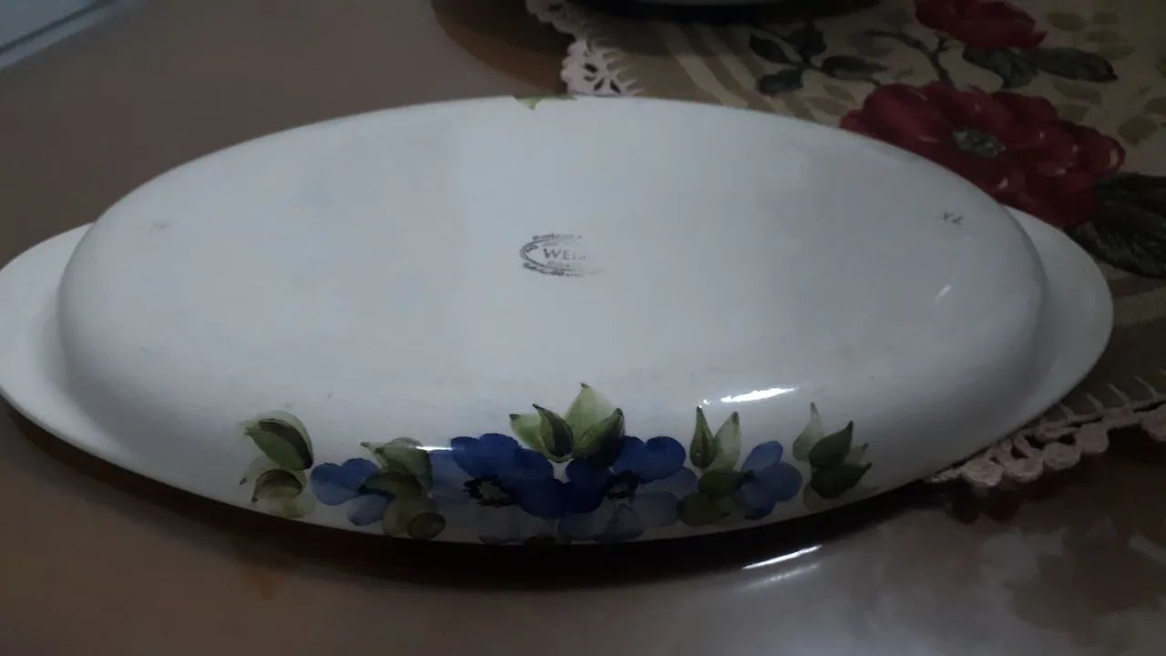 Antiga travessa oval com flores pintada a mão  - Foto 3
