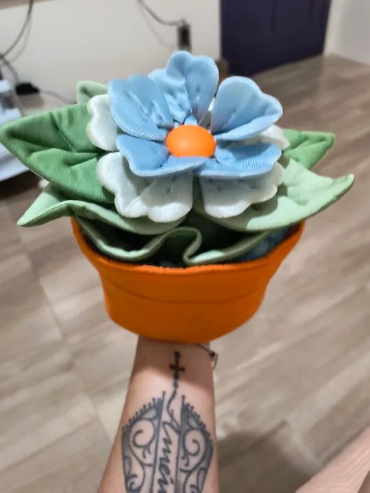 Boneca de pano Menina Flor com caixa - Foto 5