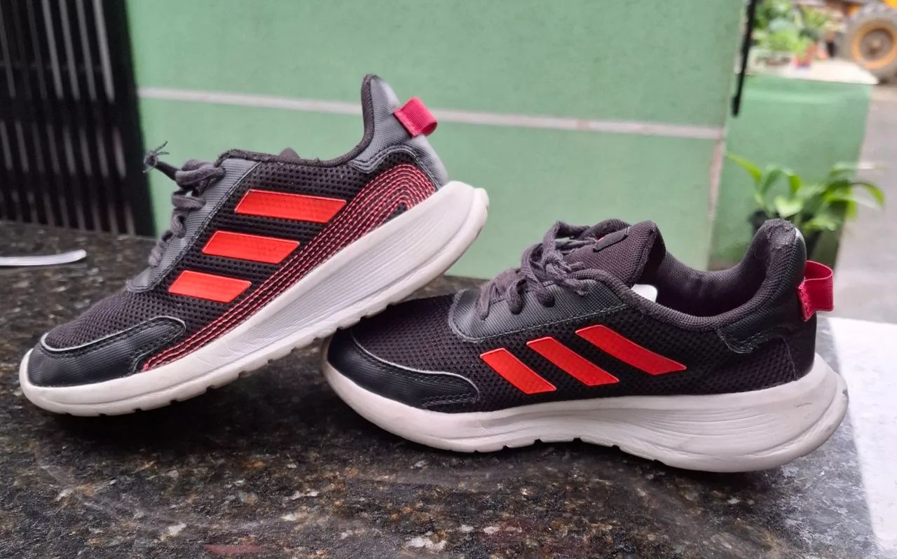 Tênis Adidas Infantil - Tamanho 315 - Novo