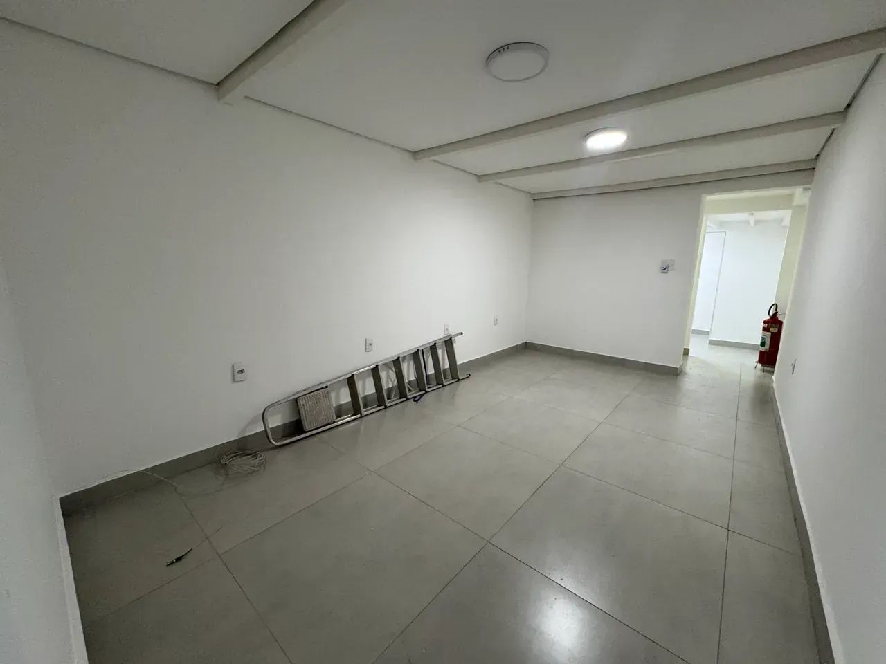 Ponto comercial/Loja/Box para aluguel com 30 metros quadrados - Foto 4
