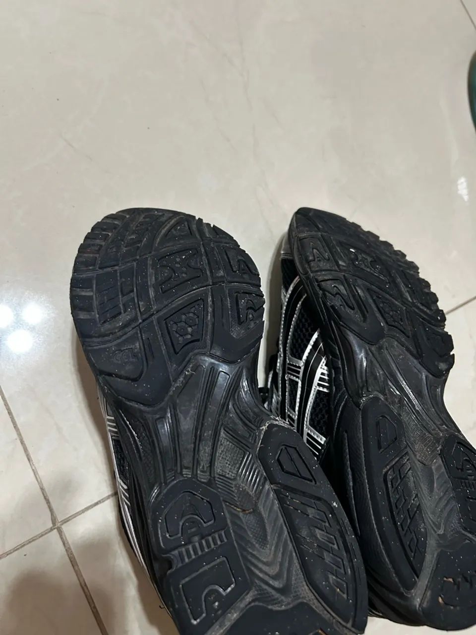 kayano 14 black metalic - Foto 5