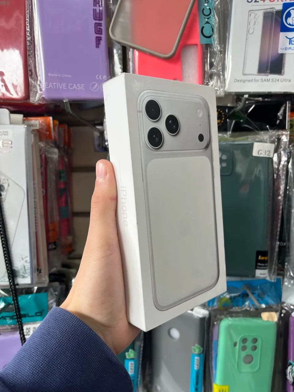 iPhone 17 Pro Max Lacrado 256GB - Foto 2