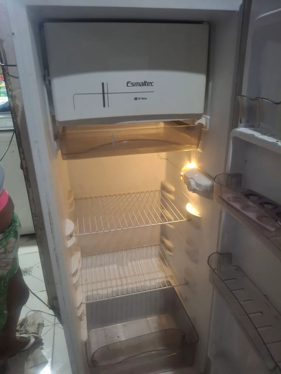 Vendo Geladeira 