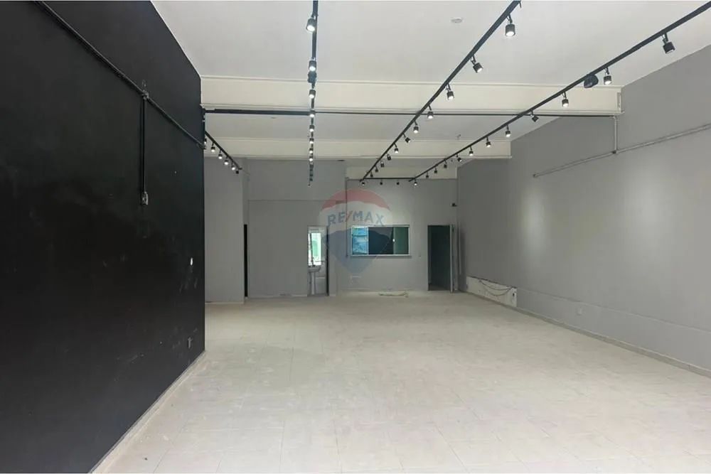 Galpão Comercial Reformado em Guarulhos - 300m²