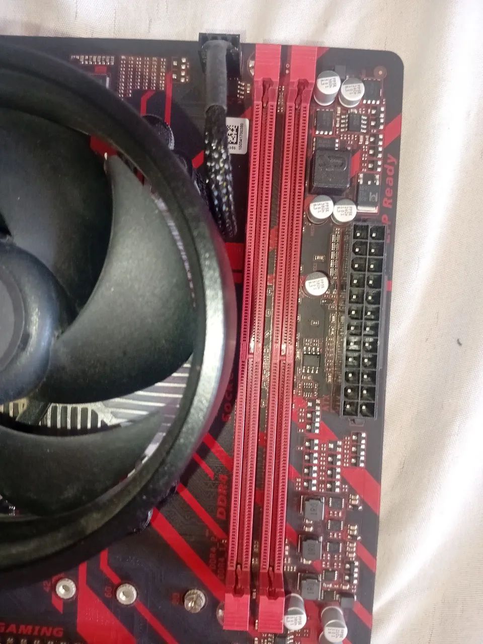 Placa mãe b450m gaming gigabyte - Foto 4