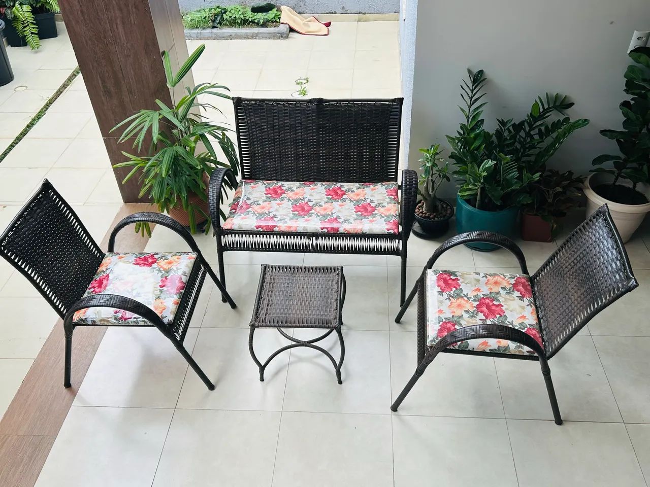 Vende-se esse lindo conjunto de cadeira para área  - Foto 2
