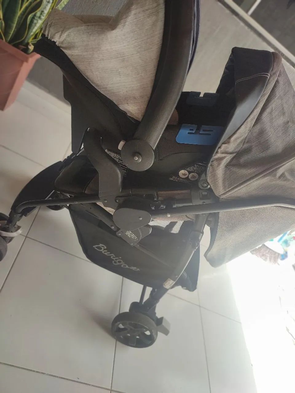 Carrinho e bebe conforto Burigotto 