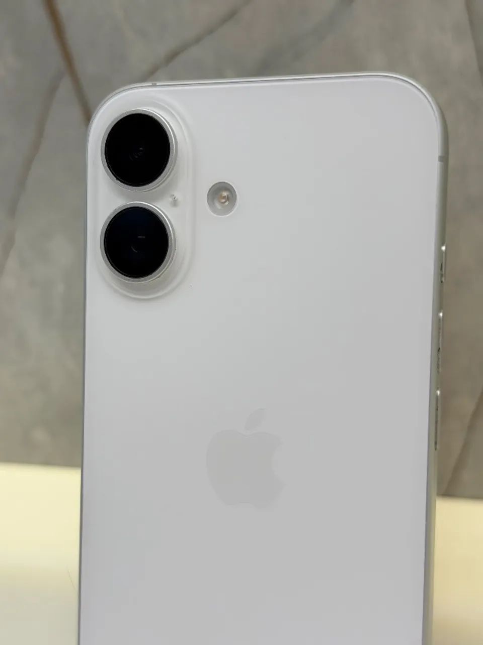 iPhone 16  - Foto 3