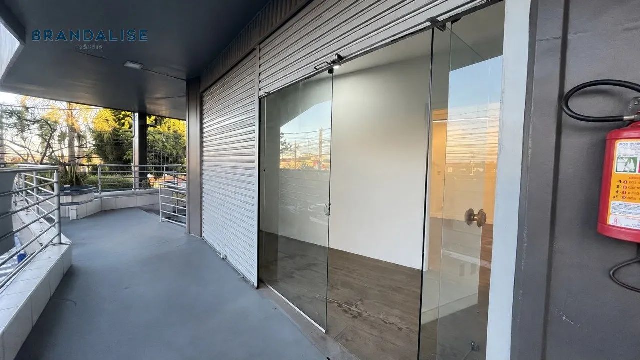 Sala comercial para locação no bairro Fátima em Canoas/RS.