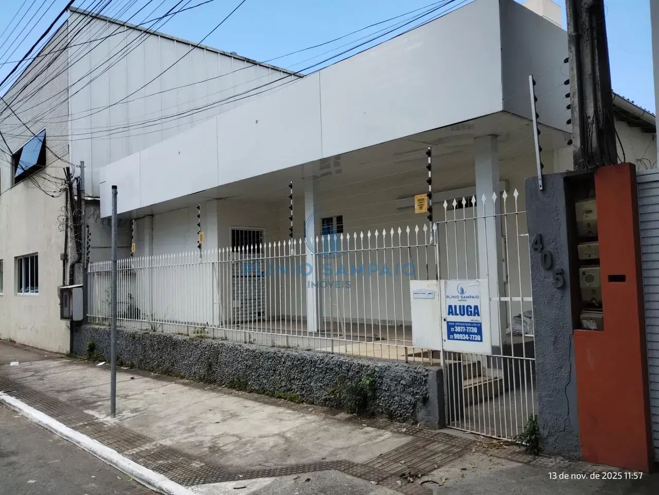 Imóvel para aluguel possui 180 metros quadrados com 3 quartos