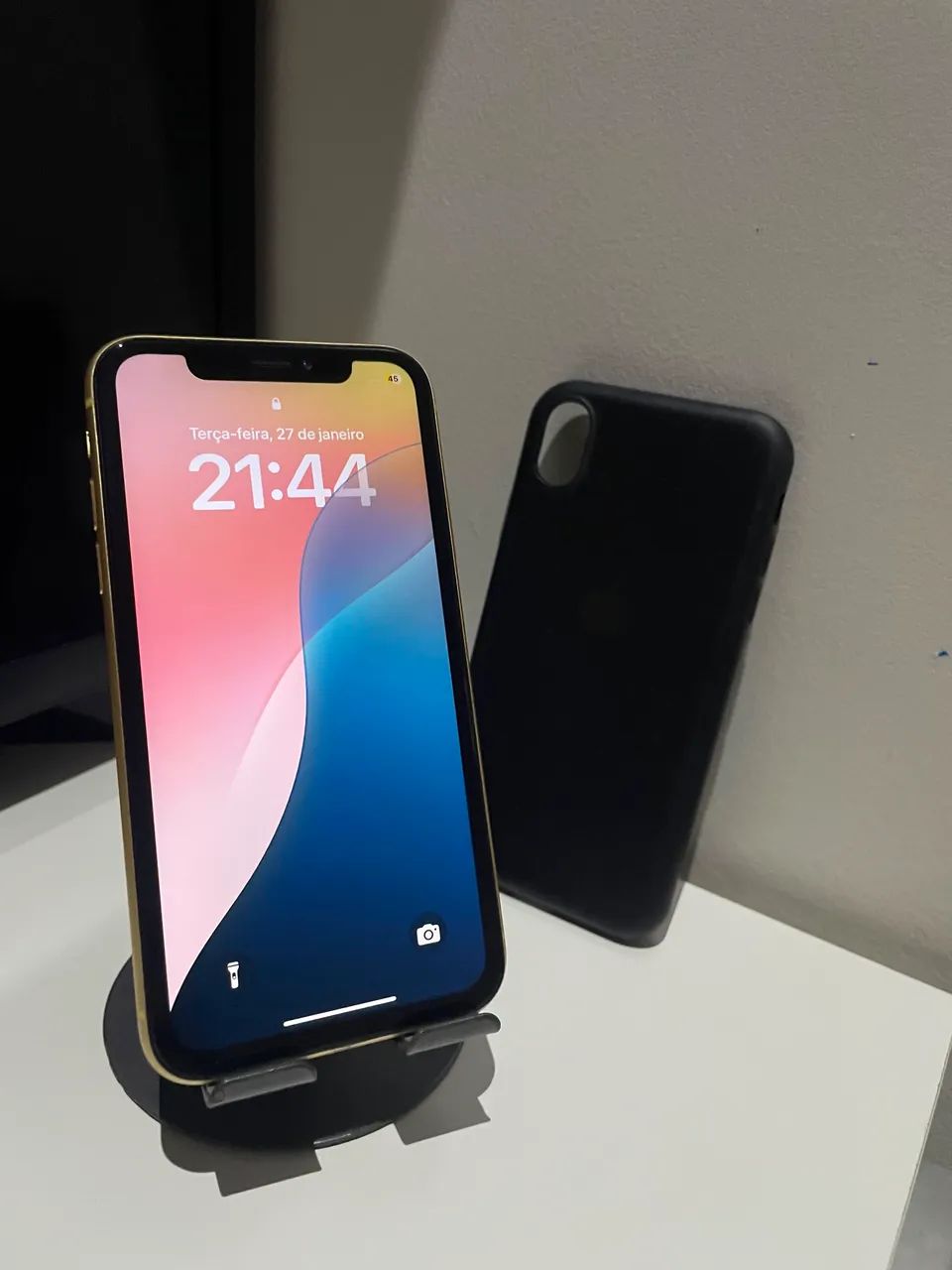 iPhone XR. (Leia). 500,00