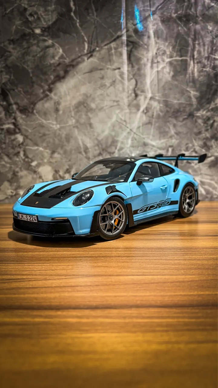 Porsche Carrera GT 1/18 autoART - Hobbies e coleções - Guabirotuba