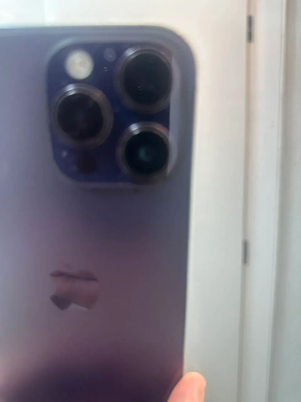 Troco celular iPhone 14 Pro Max / por moto