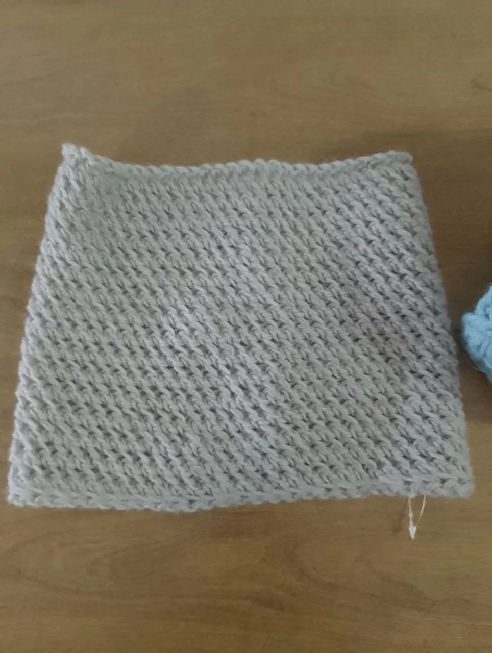 Gola de tricô e gorro SEM USO  - Foto 3