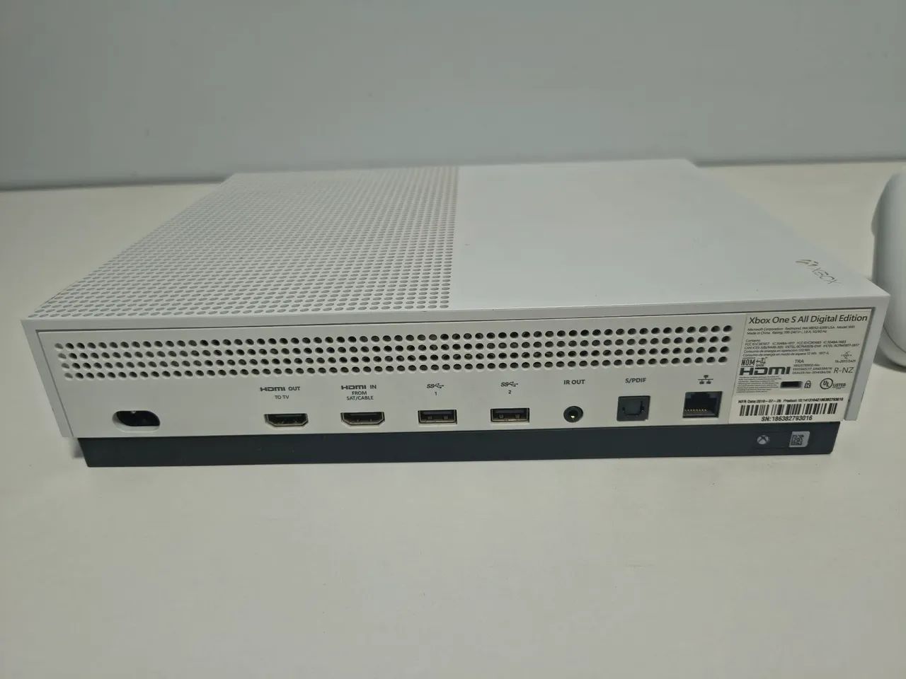 XBOX ONE S ALL DIGITAL EDITION - Foto 4