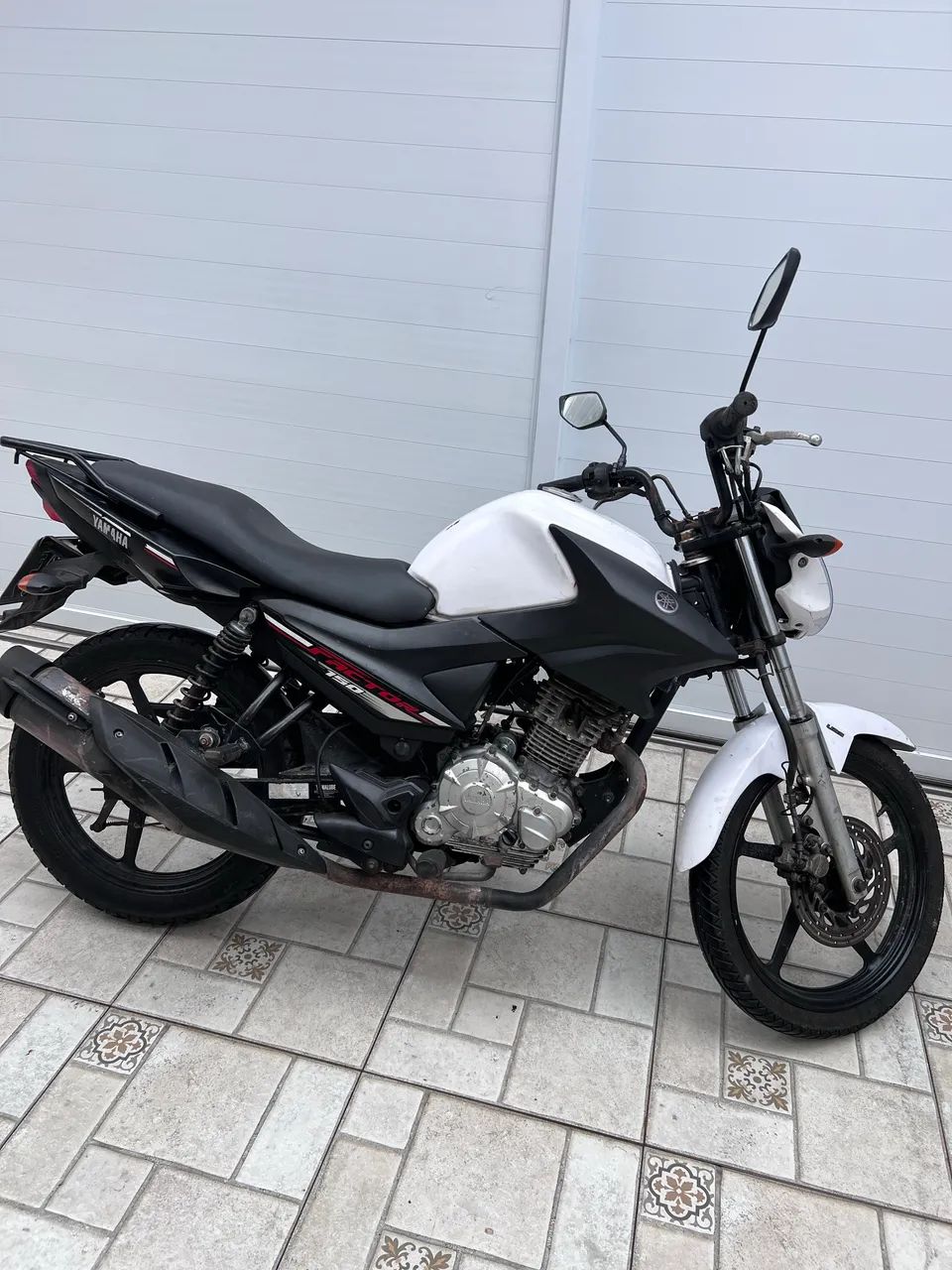 Moto pra alugar 