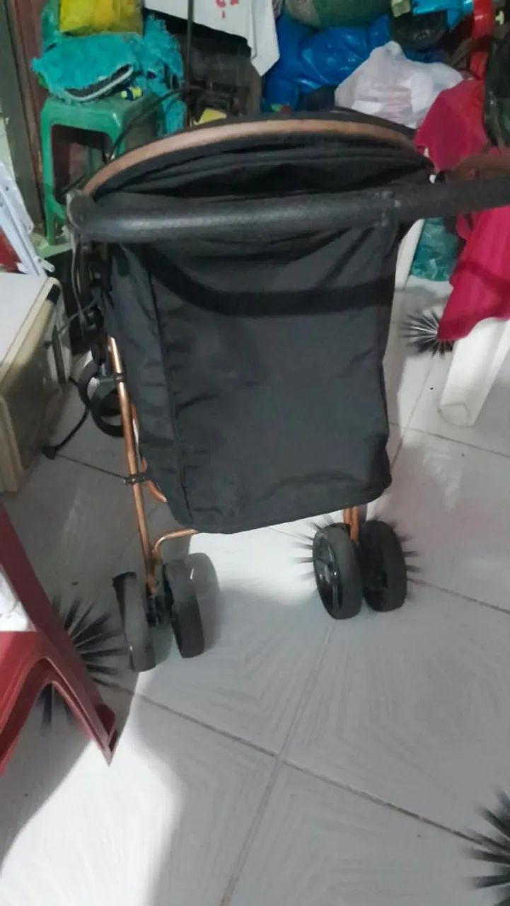 Vendo esse carrinho de bebê  em bom estado  - Foto 2