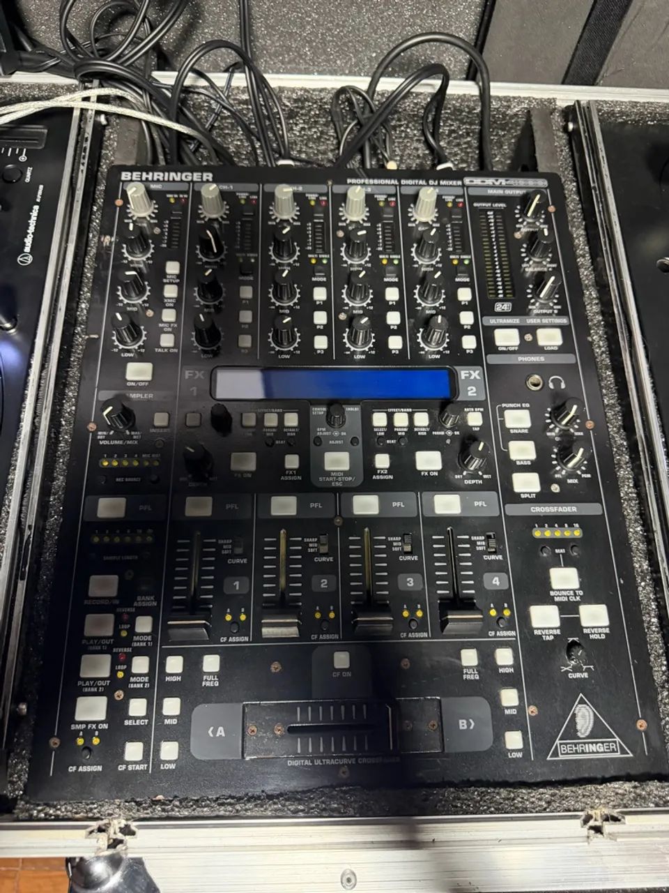 Mixer Behringer DDM4000 - Foto 2