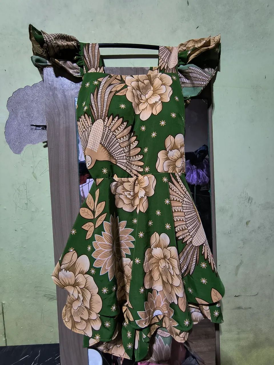 Vende-se duas macaquinha