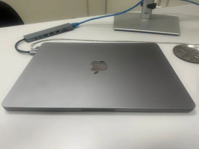 MACBOOK M2 256GB