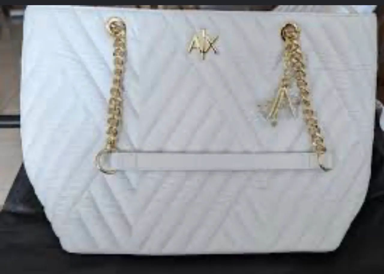 Bolsa Armani usada 1 vez!!!! Super nova 