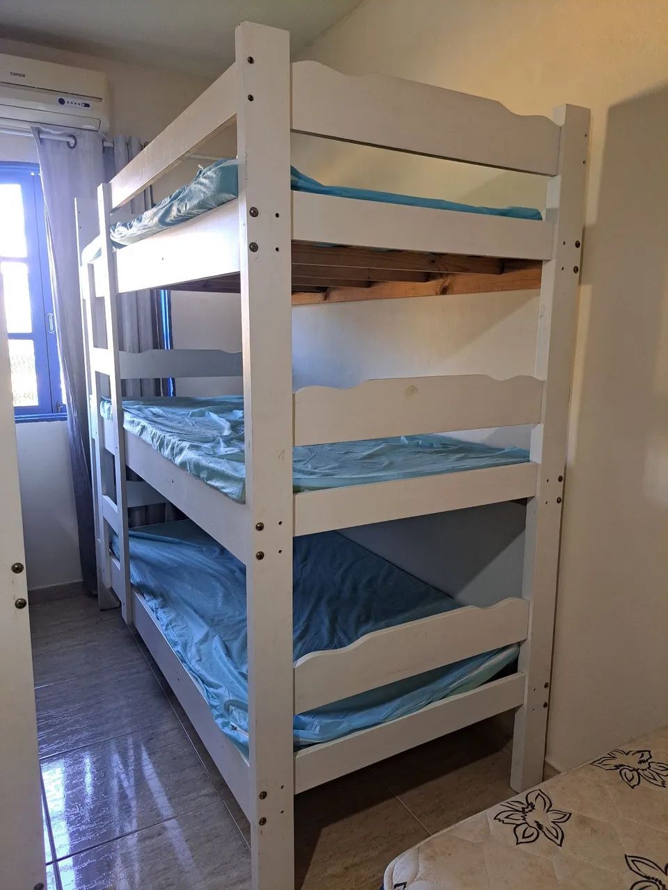 Vende-se triliche de madeira maciça  - Foto 2