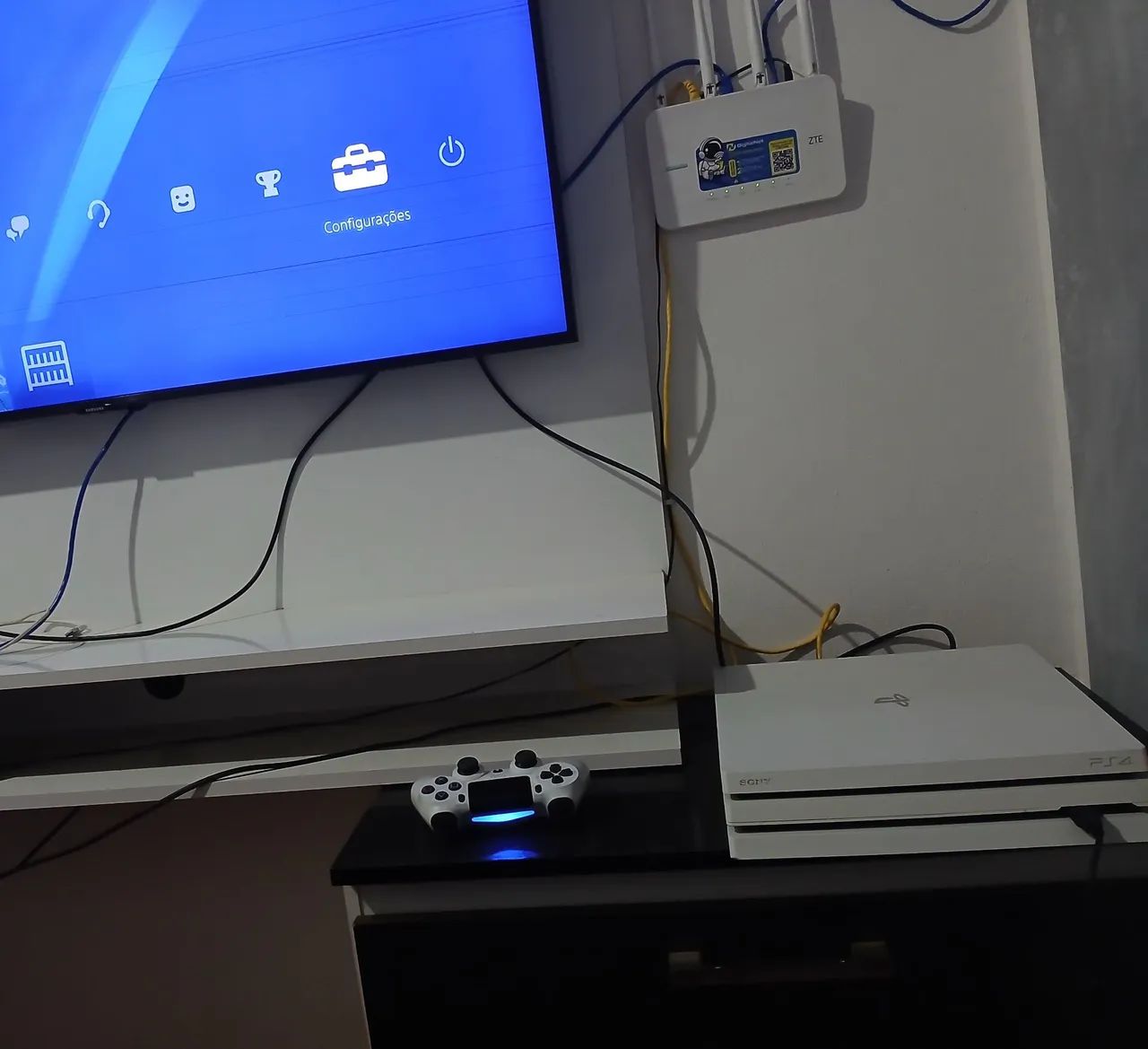 PS4 PRÓ Branco - Foto 2