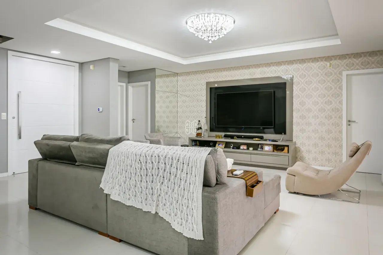 Casa Exclusiva em Jurerê | 3 Suítes, Piscina e Jacuzzi - Foto 5