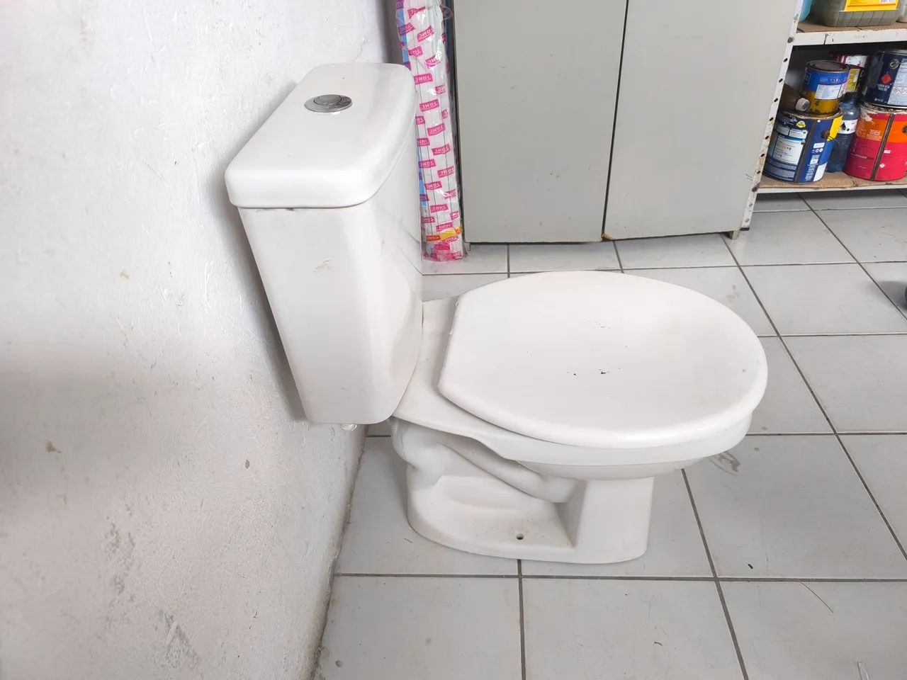 Vendo Vaso sanitário com caixa acoplada. - Foto 4